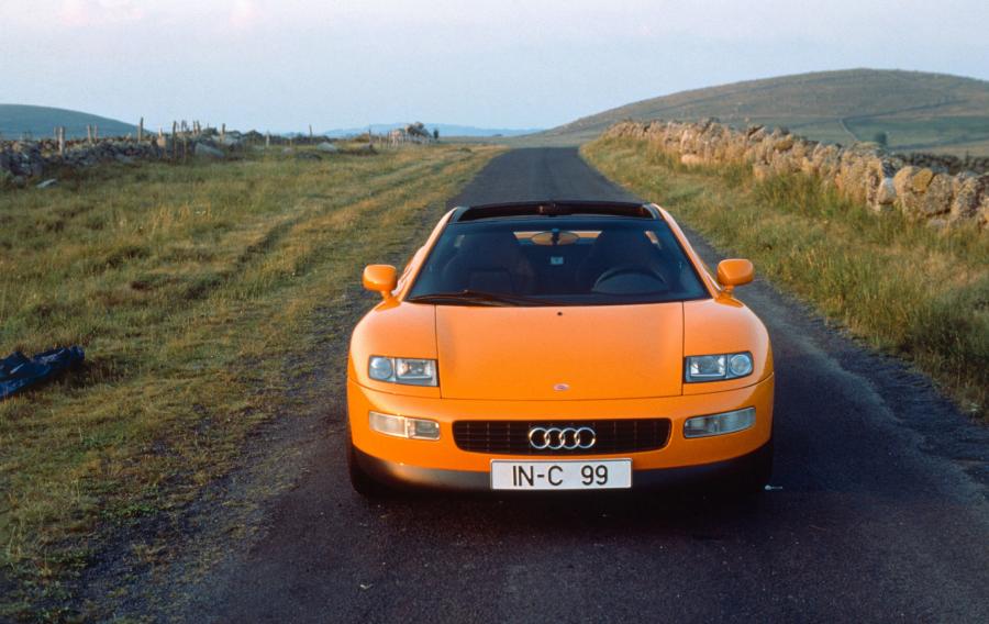  Audi Quattro Spyder Concept 1991 года  (фото 4 из 13)